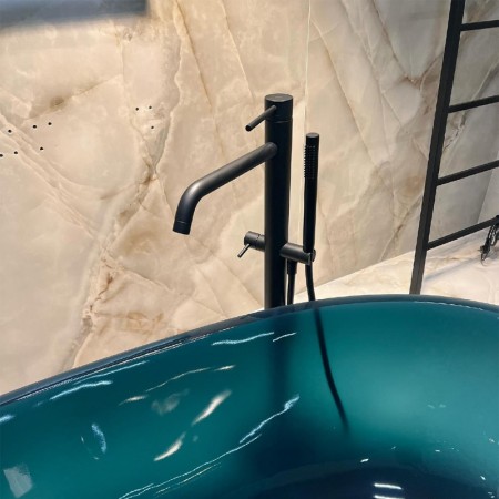 LIG032NO LIGHT Змішувач для ванни з підлоги з внутрішньою частиною, з ручним душем, чорн.мат (1 сорт Paffoni